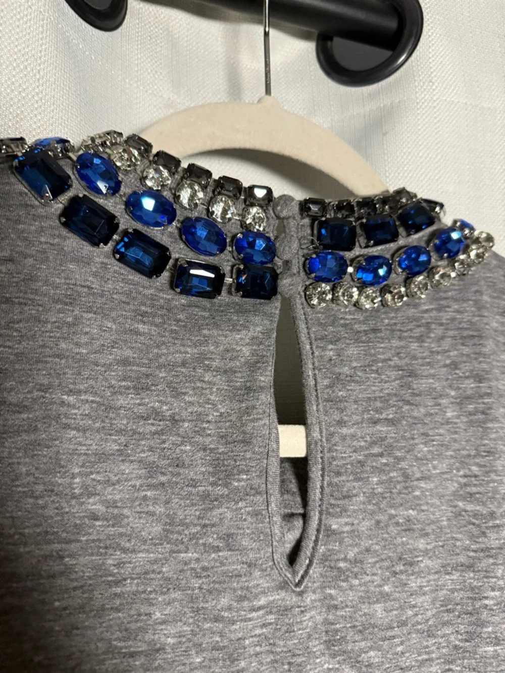 Cinq À Sept Brielle Tee in Grey with Blue and Clear Rhinestones Size XS - Picture 6 of 9
